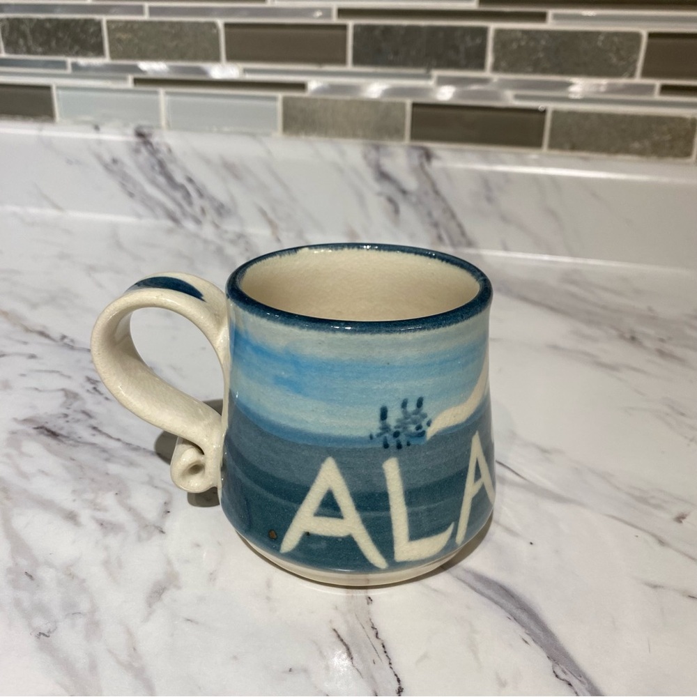 Vintage Alaska Pottery Mug handmade signed‎